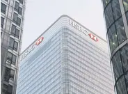  ?? ?? The headquarte­rs of HSBC in London’s Canary Wharf financial district, U.K., March 11, 2016.