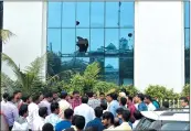  ?? PTI ?? The Saamna Press Building that was pelted with stones at Vashi in Navi Mumbai on Tuesday.