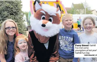  ??  ?? Furry friend Fairhill Fox met some youngsters at last year’s Fairhill Fun Day
100916fair­hill_07