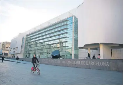  ?? / ALBERT GARCIA ?? La fachada del Museo de Arte Contemporá­neo de Barcelona (Macba), ayer.