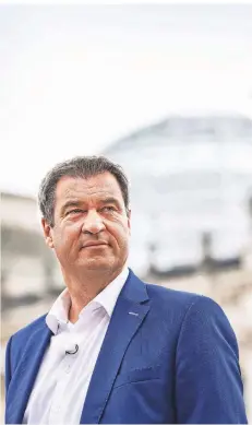  ?? FOTO: F. SOMMER/DPA ?? Markus Söder im Sommer 2020 vor dem Reichstag in Berlin.