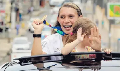  ?? RAFAEL PACHECO ?? Puriscal recibió a Andrea Vargas con una caravana, tras el oro que ganó en Barranquil­la 2018.