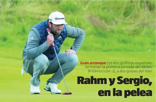  ?? REUTERS ?? Jon Rahm observa el green para dar con la mejor opción en la primera jornada