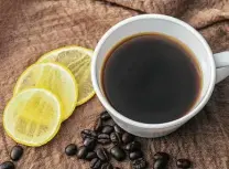  ?? ?? Lemon coffee? This TikTok trend doesn’t offer nutritiona­l benefits and won’t hasten weight loss.