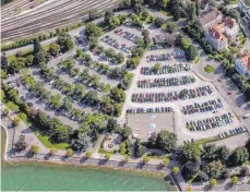  ?? ARCHIVFOTO: CF ?? Wenn die Parkplätze auf der Hinteren Insel wegfallen, soll die Stadt Lindau Ersatz geschaffen haben, fordert die IHK.
