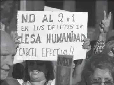  ??  ?? PROTESTA. En Buenos Aires contra la decisión de la Corte Suprema.