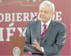  ??  ?? Andrés Manuel López Obrador renunció al seguro de gastos médicos mayores, de separación individual­izado y al apoyo para adquisició­n de vehículo.