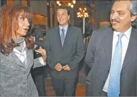  ?? CEDOC PERFIL ?? ¿FOTOS PROFETICAS?. En el pasado, Sergio Massa estuvo con Cristina y Alberto. También Roberto Lavagna con Mauricio Macri.