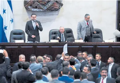  ??  ?? RELAJOS. Este día podrían terminar los zafarranch­os en el Congreso Nacional.