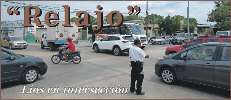  ??  ?? La “intersecci­ón del caos” está ubicada entre las avenidas Álvaro Obregón, Cuauhtémoc y la calle 106 del barrio de Santa Lucía, en la ciudad de San Francisco de Campeche