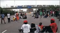  ?? Pictures: MOTSHWARI MOFOKENG ?? Protesting students close off the N3, Durban’s busiest access route.