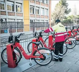  ?? LLIBERT TEIXIDÓ ?? Una de las nuevas estaciones, apta para los dos tipos de bicicletas