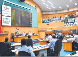  ?? Gustavo Carneiro/20-11-2018 ?? Galerias da Câmara de Londrina serão abertas ao público às 13 horas: desta vez não haverá a tradiciona­l tenda com a transmissã­o ao vivo da sessão do lado de fora