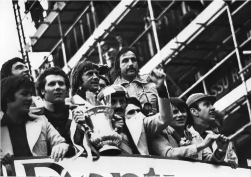  ??  ?? Southampto­n's players parading the FA Cup (Getty)