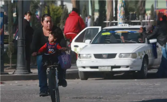  ?? TANIA CONTRERAS ?? “Nacen a partir de la carencia o inexistenc­ia de un transporte ordenado.