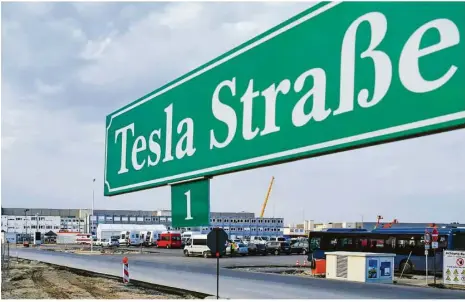  ?? Foto: Patrick Pleul/dpa ?? Bereits im Juli will Tesla in Grünheide mit der Produktion von E-autos beginnen.