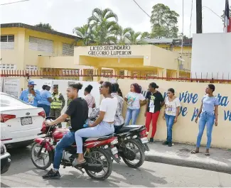  ?? KELVIN MOTA ?? En el Gran Santo Domingo y Santiago se pudo apreciar baja asistencia.