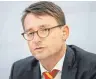 ?? FOTO: DPA ?? Sachsens Innenminis­ter Roland Wöller (CDU) ist nach den Vorkommnis­sen in Chemnitz besonders gefordert.