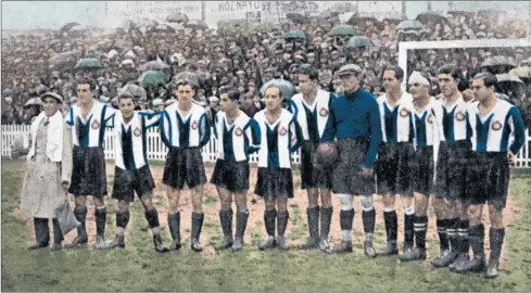  ??  ?? EN EL ESPAÑOL. Ganó la Copa al Madrid (1929): Tena II, Broto, Bosch, Padrón, Kaiser, González, Zamora, Saprissa, Vantolrá, Solé y Trabal.