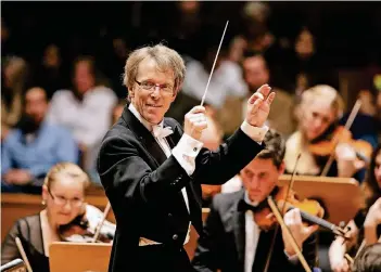  ?? FOTO: SUSANNE DIESNER ?? Ernst von Marschall beim Konzert in der Tonhalle. Der Dirigent leitet drei junge Orchester der Tonhalle und setzt sich für die Belange der Musiker ein.