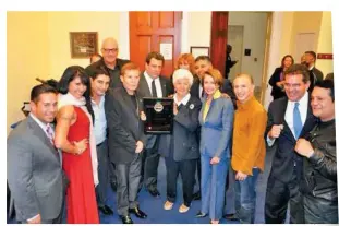  ??  ?? EVENTO. Importante­s campeones del Consejo Mundial de Boxeo acudieron a aquella cita con la senadora Grace Napolitano, en el Capitolio de Estados Unidos.
