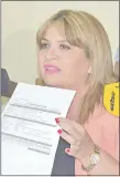  ??  ?? Carolina Aranda (PLRA), intendenta.