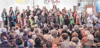  ?? FOTO: PETER SCHLIPF ?? Auf die Karwoche und Ostern hat der Chor Intonata mit seinem Konzert in der Heilig-Geist-Kirche in Ellwangen eingestimm­t.