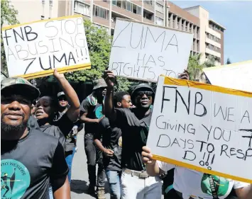  ?? DOCTOR NGCOBO Independen­t Newspapers ?? UMKHONTO weSizwe Party (MKP) supporters marched in the streets of Durban yesterday, voicing their anger over FNB’s decision to curtail former president Jacob Zuma’s bank account. |