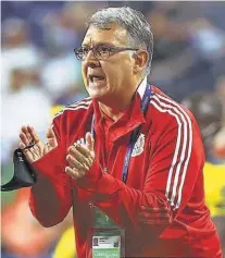  ??  ?? Sufrimient­o. Gerardo Martino, técnico de México, reconoció que su equipo la pasó mal ante El Salvador.