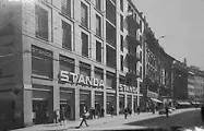  ??  ?? Dal 1931 La standa rilevò il Bazar 33 e restò fino al 2000