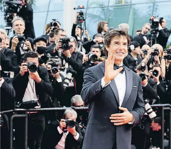  ?? ?? Tom Cruise vuelve a encarnar al intrépido aviador Pete Maverick 36 años después de alcanzar la fama en ‘Top Gun’. La secuela, dirigida por Joseph Kosinski, se estrena en España el 26 de mayo