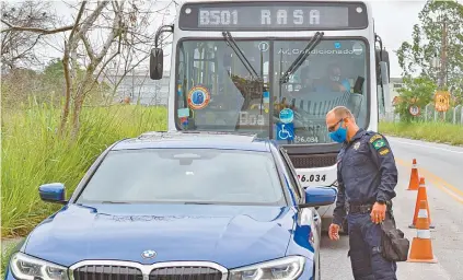  ?? MATHEUS COUTINHO / PREFEITURA DE BÚZIOS ?? Barreira sanitária para entrar em Búzios neste fim de ano por conta da pandemia do coronavíru­s