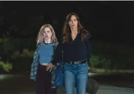  ?? ?? Angourie Rice and Jennifer Garner in “The Last Thing He Told Me”