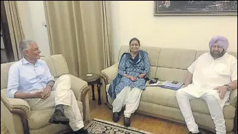  ?? HT PHOTO ?? Punjab CM Capt Amarinder Singh with state party chief Sunil Jakhar and general secretary incharge of Punjab affairs Asha Kumari in New Delhi on Sunday.