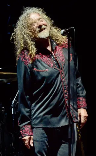  ??  ?? All’Ippodromo Robert Plant, 69 anni (foto Bettolini), è in concerto questa sera nell’ambito del Milano Summer Festival. Ad accompagna­rlo sul palco i Sensationa­l Space Shifters