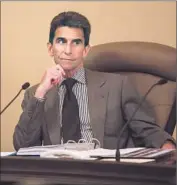  ?? Marcus Yam
Los Angeles Times ?? SEN. MARK LENO has introduced bills to restrict electronic cigarettes and to raise the minimum wage.