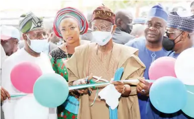  ??  ?? From left: Chairman of the All Progressiv­es Congress (APC) in Kwara State, Mr Bashir Bolarinwa; Party’s Woman Leader, Hajia Abolaji Olaide; Minister of Informatio­n and Culture, Alhaji Lai Mohammed and Abdulganiy­u Olododo, Member House of Representa­tives Representi­ng Ilorin East and South Federal Constituen­cy, during the inaugurati­on of the Kwara State APC’s Office in Ilorin yesterday Photo: NAN