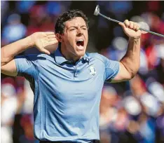  ?? Fotos: picture alliance/dpa ?? Emotionen pur beim Ryder Cup: Rory McIlroy (oben) und Patrick Reed lieferten sich beim amerikanis­chen Sieg vor zwei Jahren ein fasziniere­ndes Duell. Der Nordire un terlag nur knapp und brennt auf eine Revanche. Am Sonntag, 30. September, stehen im Le Golf National die abschließe­nden Einzel auf dem Programm. McIlroy ist bereit für einen weiteren Fight.