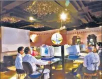  ?? HT ARCHIVE ?? ■
People access the internet at Delhi’s first cyber cafe.