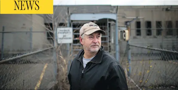  ?? TYLER ANDERSON / NATIONAL POST ?? Tom Napper had spent 32 years working at the John Deere factory in Welland, Ont., when the plant closed in 2008. He says the area would be open to a Trump-like politician.