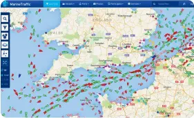  ?? ?? ABOVE: Shipping tends to follow standard routes in the English Channel even when not in a TSS