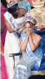  ??  ?? Miss Jamaica World 2016 Ashley White Barrett crowns new queen, Solange Sinclair.