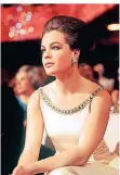  ?? FOTO: DPA ?? Die Schauspiel­erin Romy Schneider bei einer Preisverle­ihung.