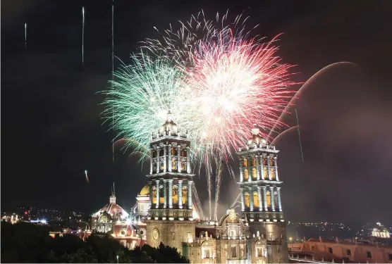  ??  ?? La Catedral Basílica de Puebla, ícono del patrimonio edificado.