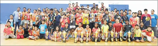  ??  ?? Group photo of all winners of the Victor Badminton Academy 5th coaching tournament.