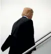  ?? PHOTO: REUTERS ?? President Trump boards Airforce One.