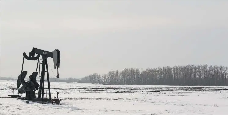  ?? IAN KUCERAK ?? Alberta and B.C. producers will save billions of dollars of lost revenues from lower prices and a smaller share of the market from a pipeline shipping deal with TransCanad­a.