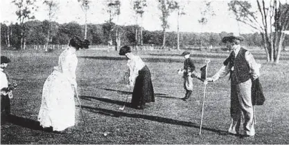  ?? Reprodução/www.olympic.org ?? Duas competidor­as competem no golfe dos Jogos de Paris, em 1900, evento que fez parte da Feira Mundial na capital francesa; por isso, alguns atletas não sabiam que se tratava de uma Olimpíada