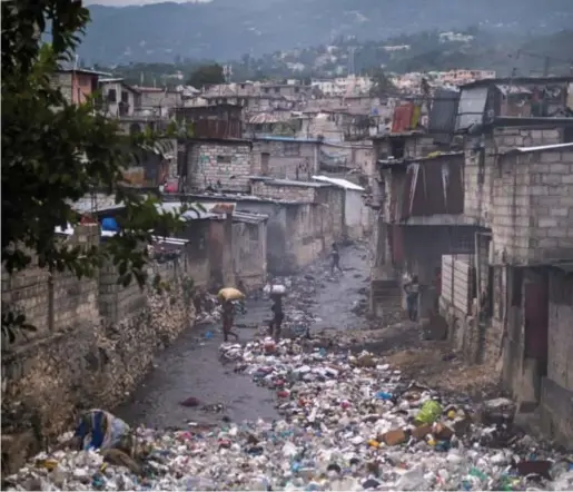  ?? © ?? Haïti lijkt niet uit zijn ellende van armoede, bendegewel­d, corruptie en zwak bestuur te geraken. Foto: Port-au-Prince. reuters