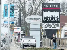  ?? BOB TYMCZYSZYN/POSTMEDIA NETWORK ?? More than a dozen restaurant­s along Lundy’s Lane in Niagara Falls are preparing for Restaurant Week, which begins Thursday and runs through March 9.